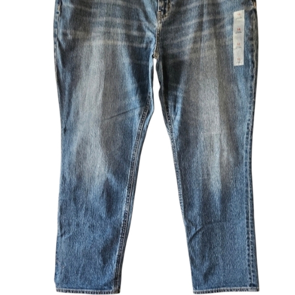 75 NWT OLD NAVY BOYFRIEND JEANS WOMEN'S PLUS SIZE 14 - Picture 8 of 12